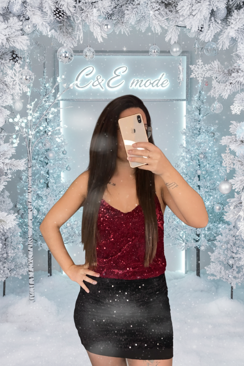 Top rouge à bretelle en velours avec sequins