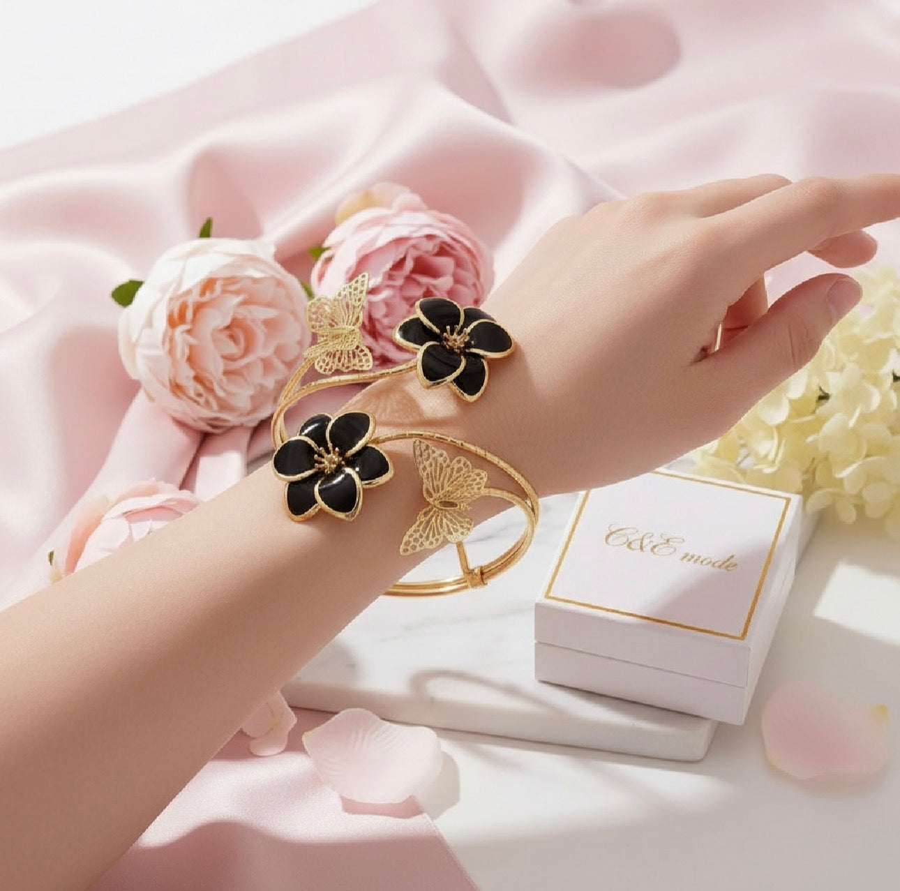 Bracelet Élégant Simple Avec Fleurs Et Papillons