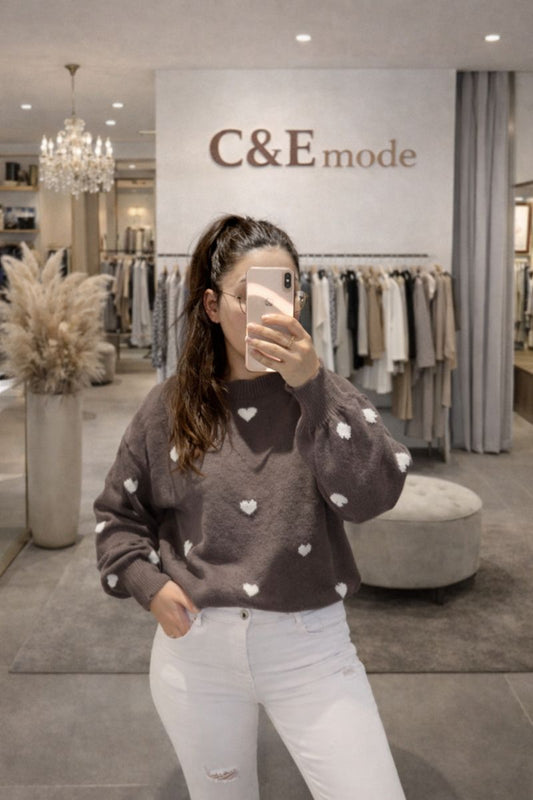 Pull chocolat motif cœur